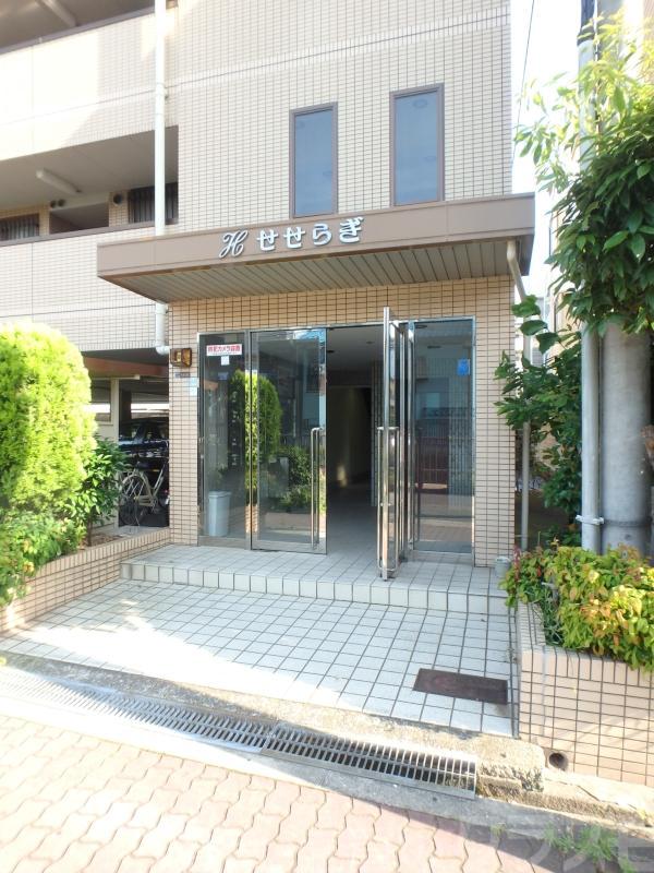 22/30 エントランス