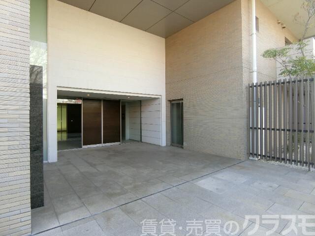 18/30 エントランス