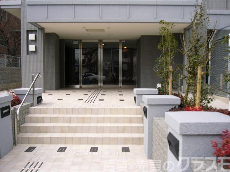 28/30 エントランス