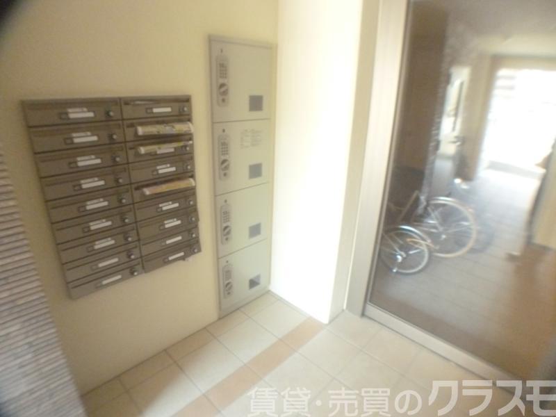 2/4 エントランス