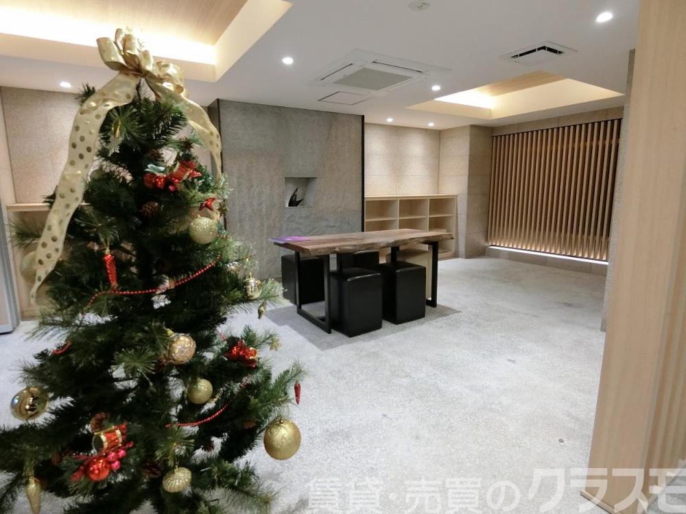 28/30 エントランス