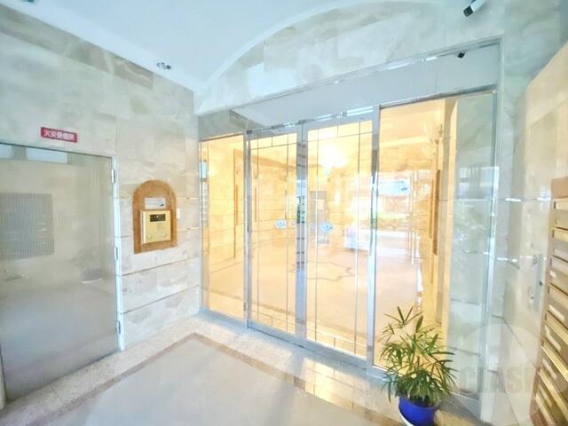 22/30 エントランス