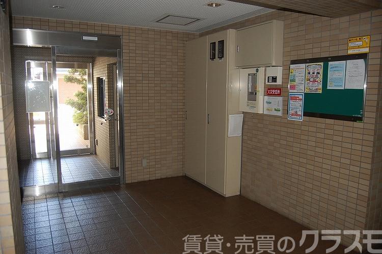 28/30 エントランス