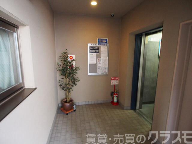 28/30 エントランス