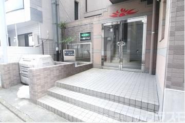 28/30 エントランス