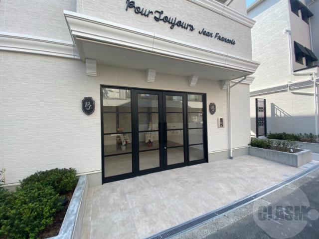 23/30 エントランス