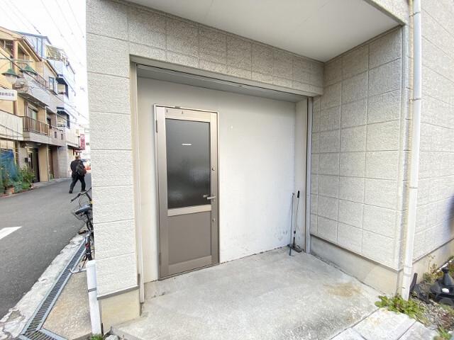 18/24 エントランス