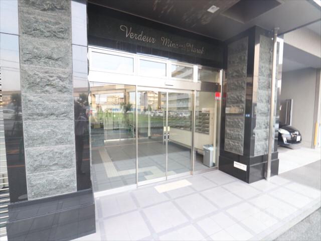 22/30 エントランス