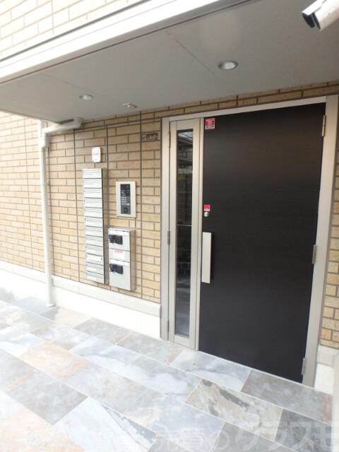 26/30 エントランス