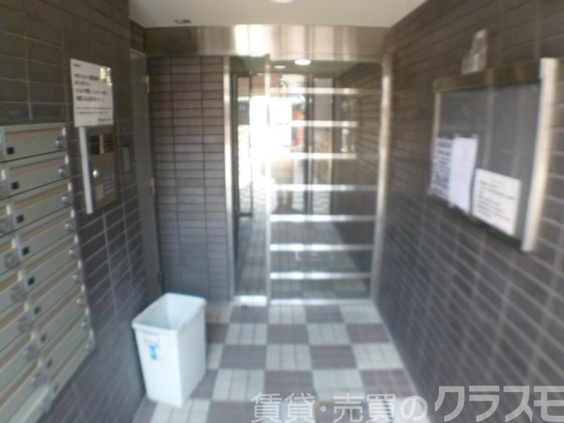 28/30 エントランス