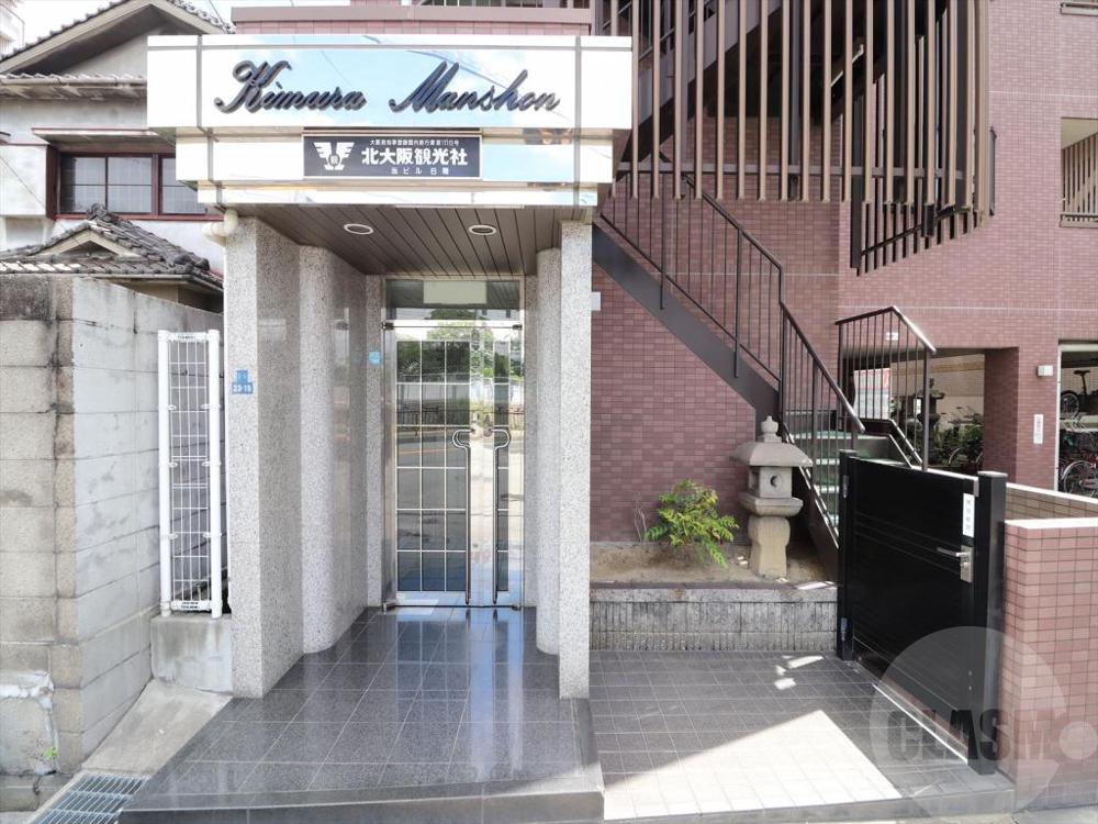 22/30 エントランス