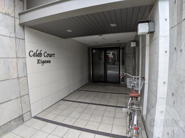 21/28 エントランス