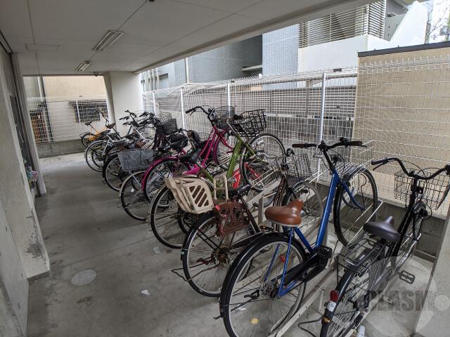 22/28 駐車場