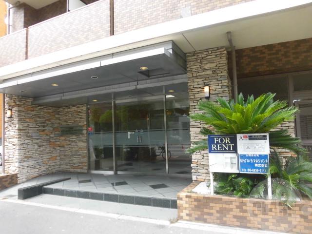 22/23 エントランス