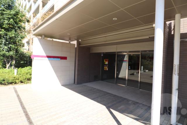 21/29 エントランス