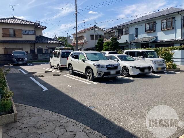 21/28 駐車場