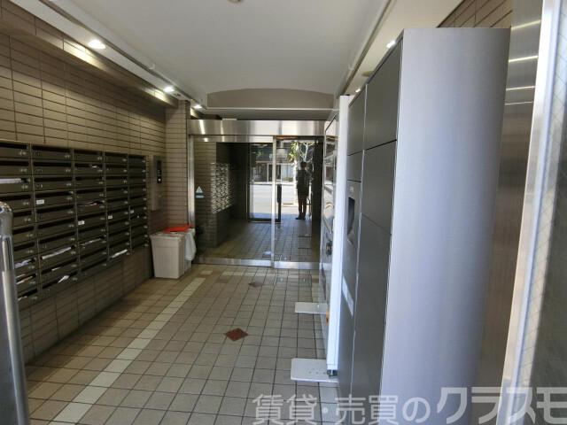 28/30 エントランス