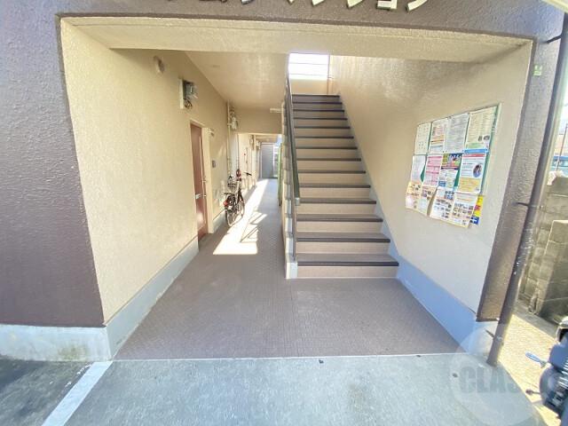 22/30 エントランス