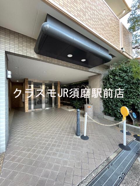 27/30 エントランス