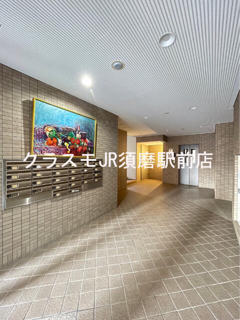 28/30 エントランス