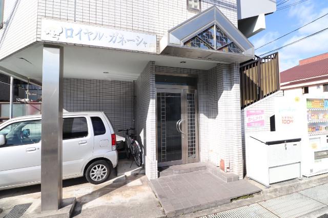 22/30 エントランス