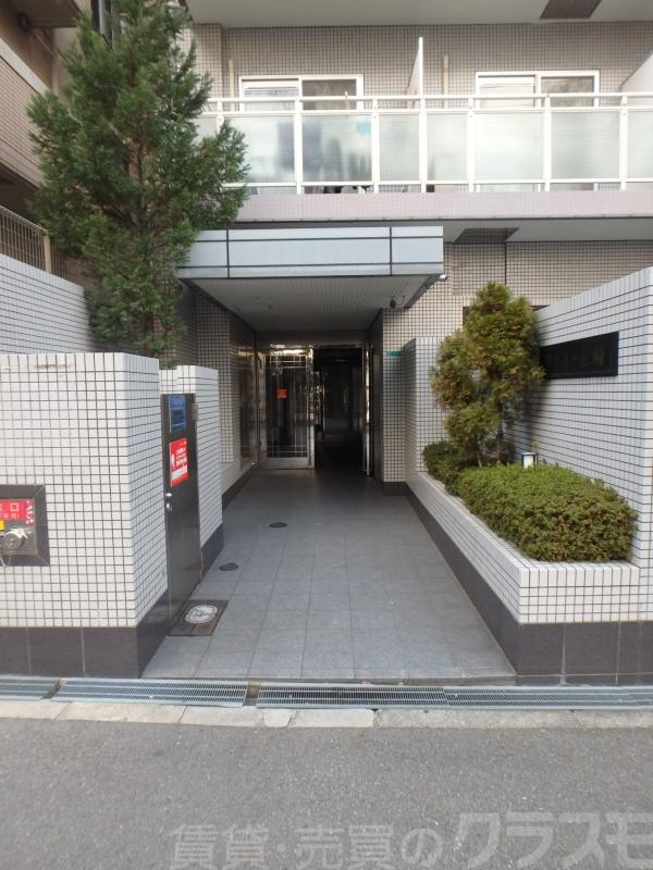 24/30 エントランス