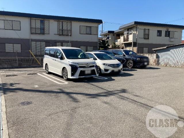 17/28 駐車場