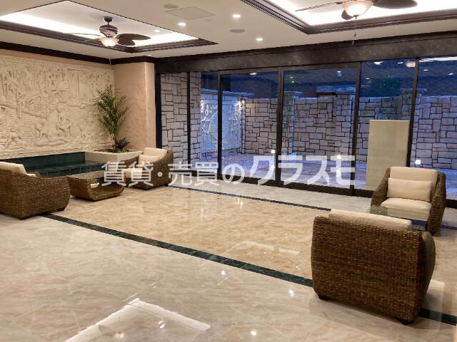 23/30 エントランス