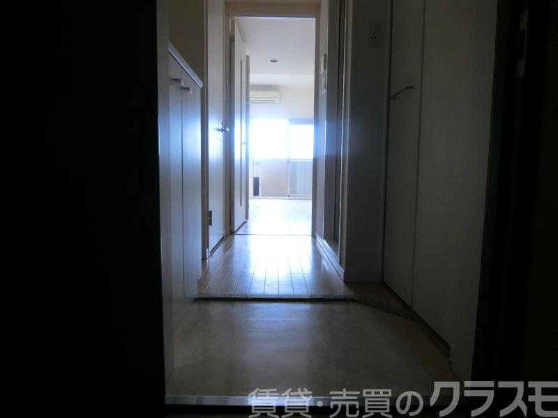 16/30 玄関