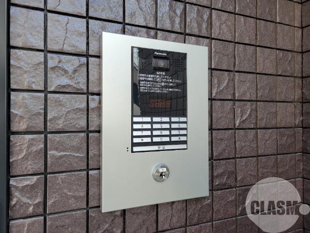 22/28 エントランス