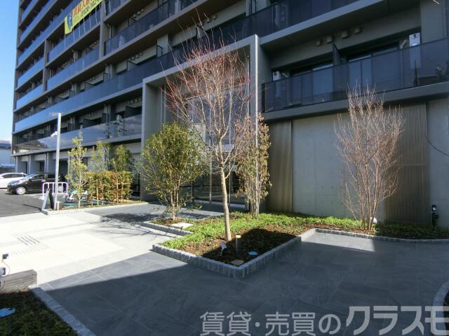 28/30 エントランス