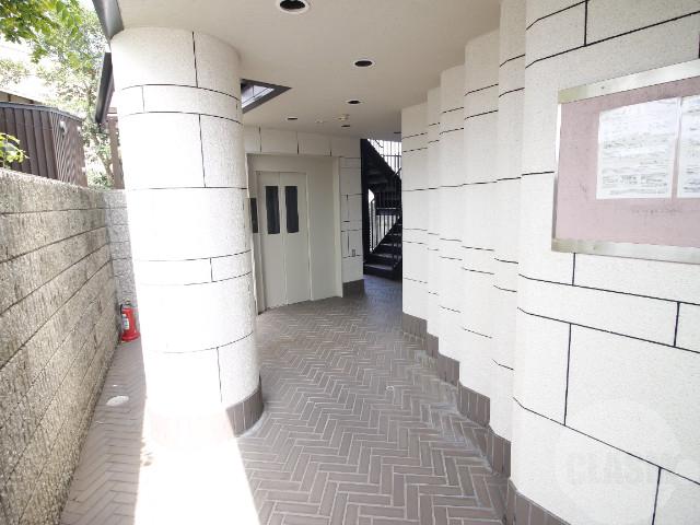 17/27 エントランス