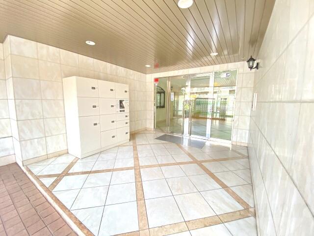 19/28 エントランス