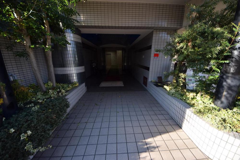 22/30 エントランス