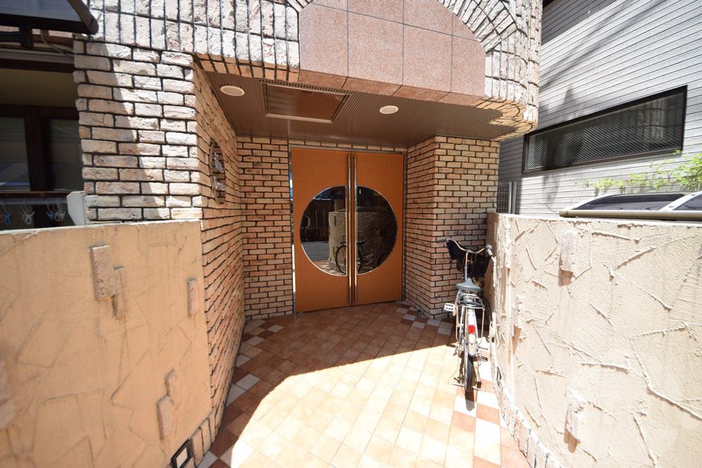 22/30 エントランス