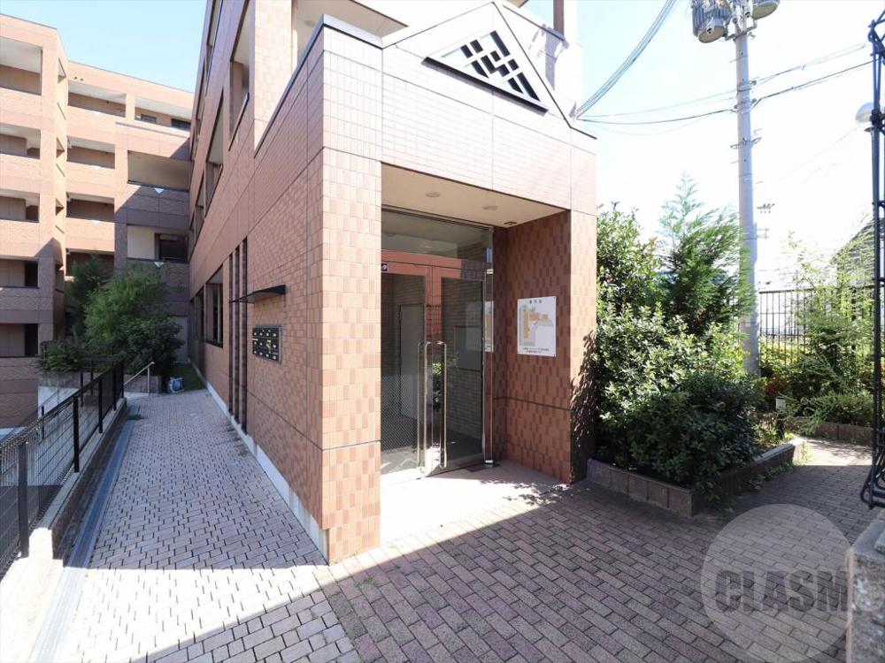 22/30 エントランス