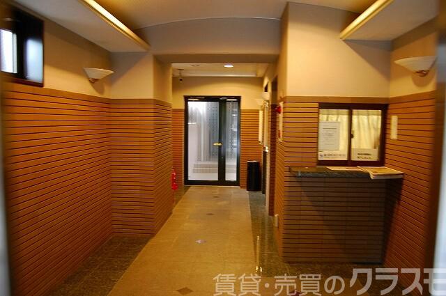 28/30 エントランス