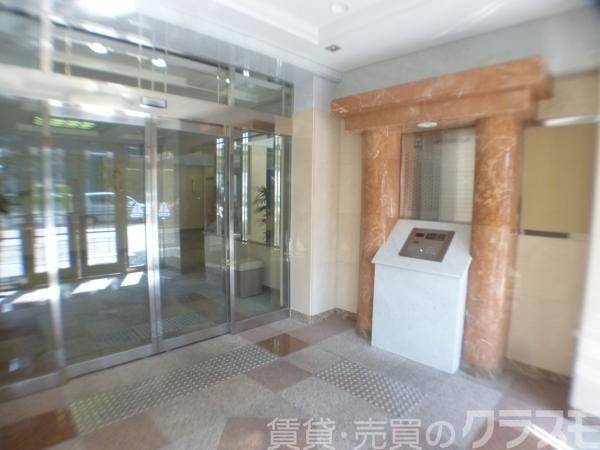 28/30 エントランス