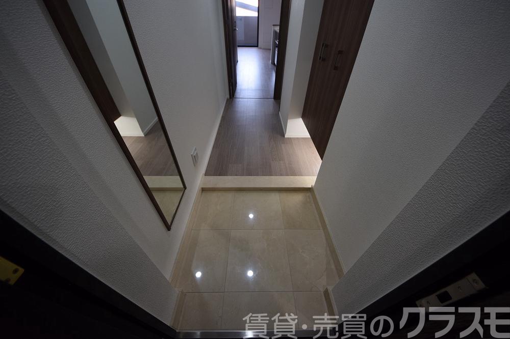 16/30 玄関