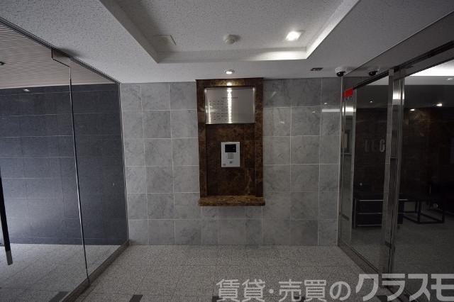 28/30 エントランス