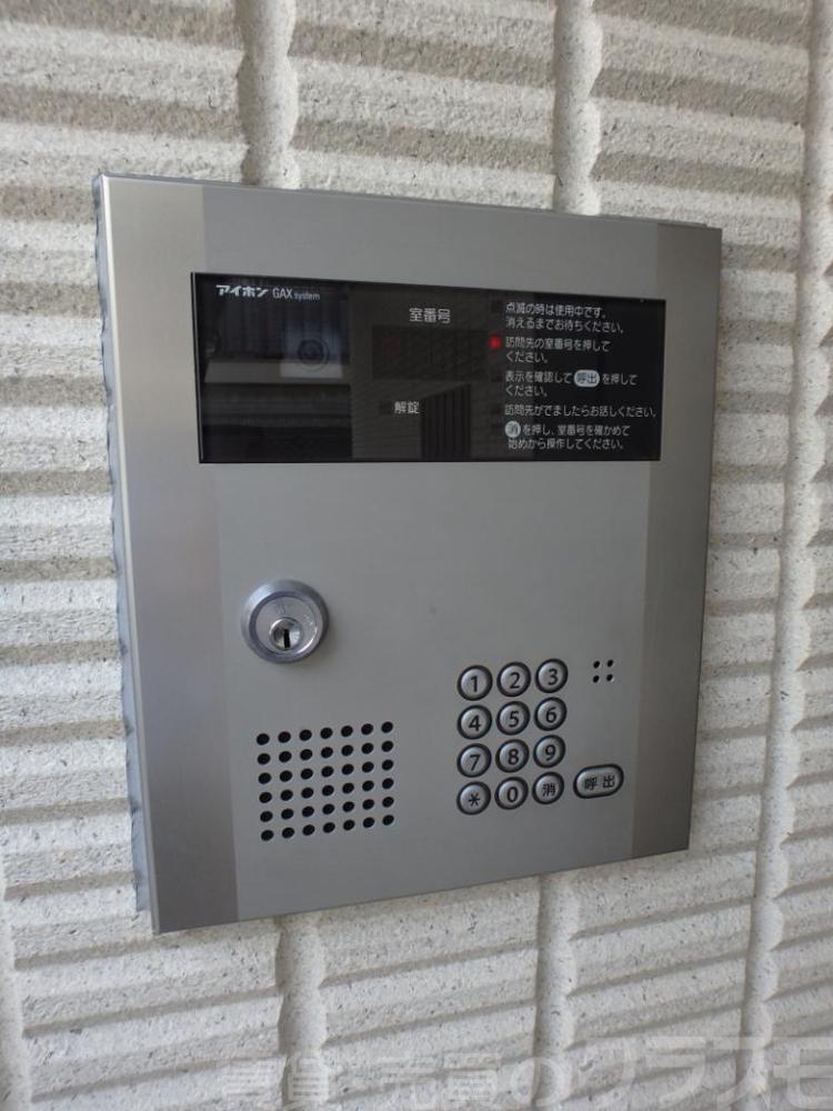 14/23 エントランス