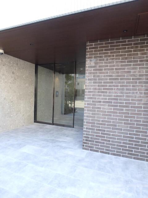 19/30 エントランス