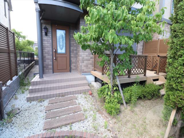 22/30 エントランス