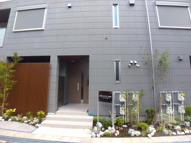 22/29 エントランス