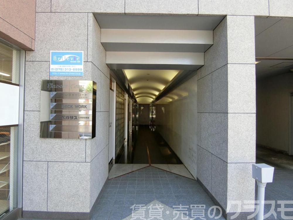 2/3 エントランス