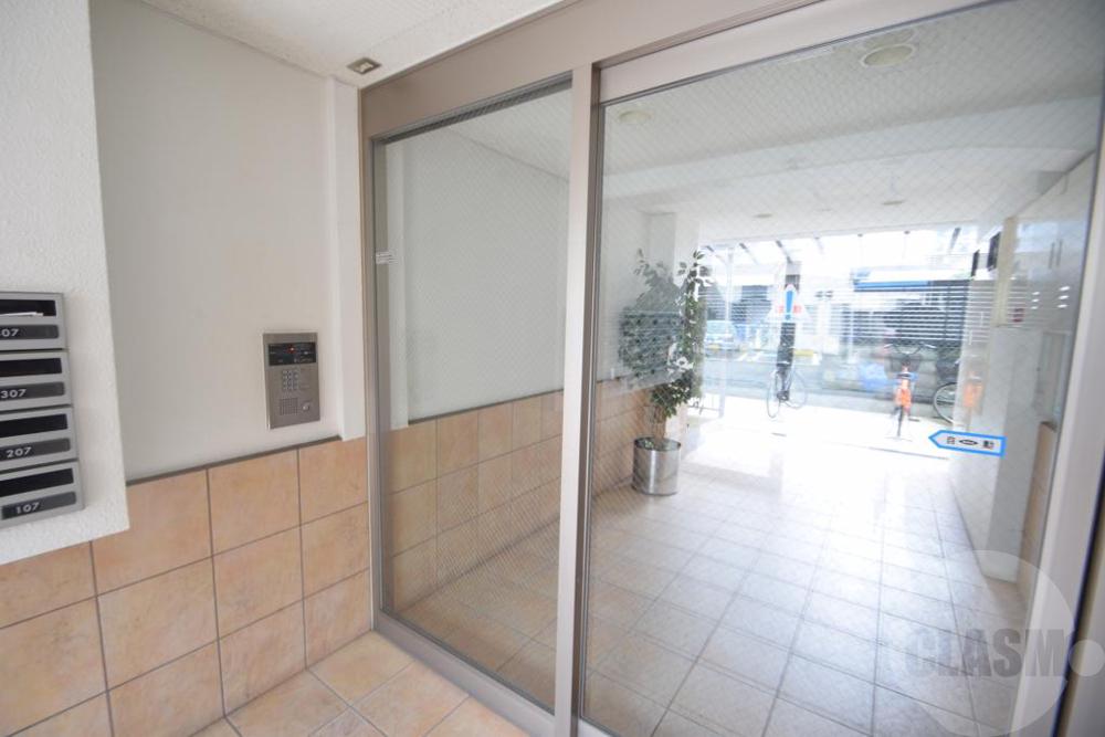 25/30 エントランス