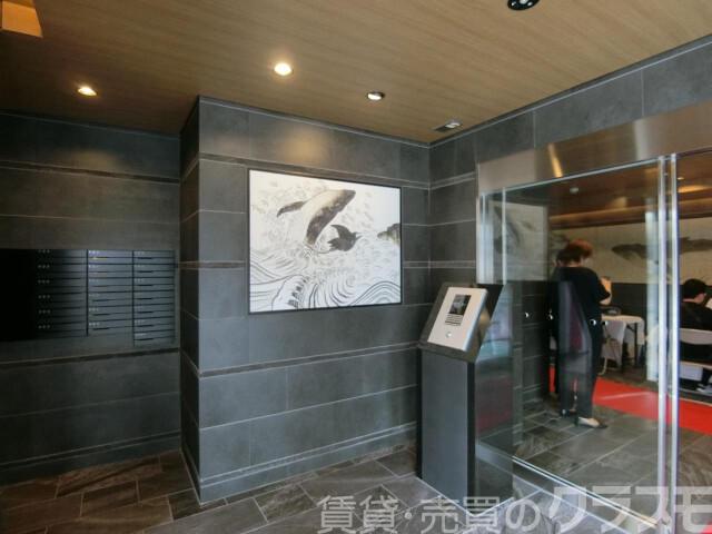 28/30 エントランス