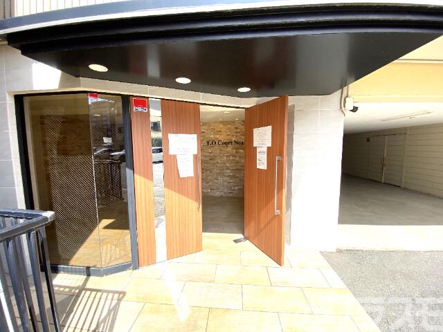 19/23 エントランス