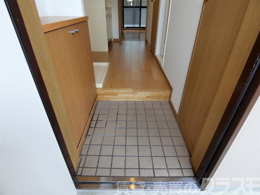16/30 玄関