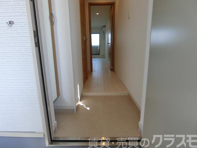 16/30 玄関